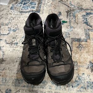 Salomon Black hiking boots Ankle Support